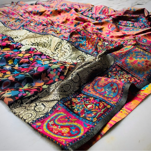 Pure Kani Silk Saree - Picture 2 of 3